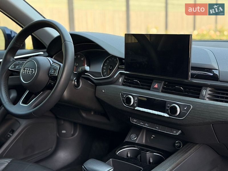 Седан Audi A4 2020 в Виннице