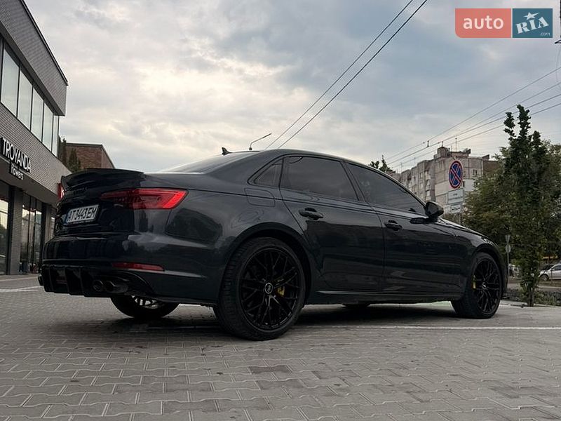 Седан Audi A4 2016 в Івано-Франківську