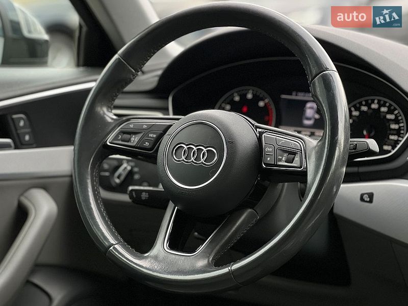 Седан Audi A4 2017 в Ивано-Франковске