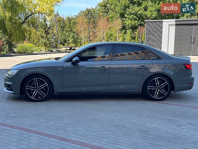 Седан Audi A4 2018 в Рівному