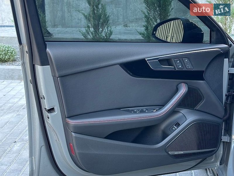 Седан Audi A4 2018 в Рівному