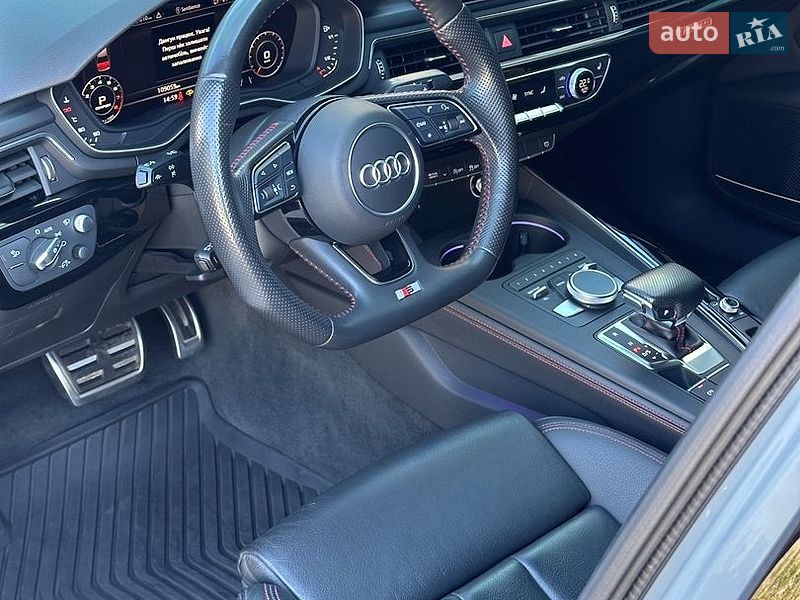 Седан Audi A4 2018 в Рівному