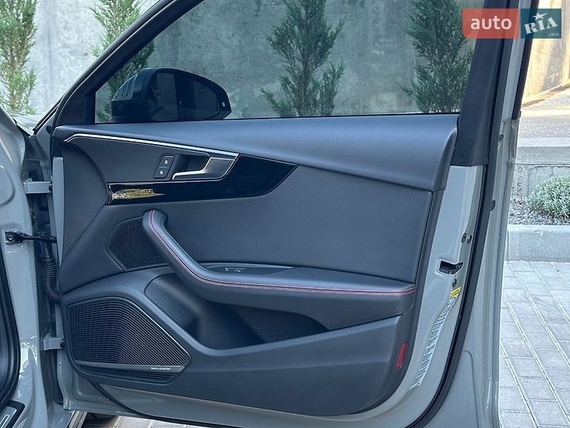 Седан Audi A4 2018 в Рівному