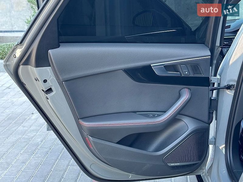 Седан Audi A4 2018 в Рівному