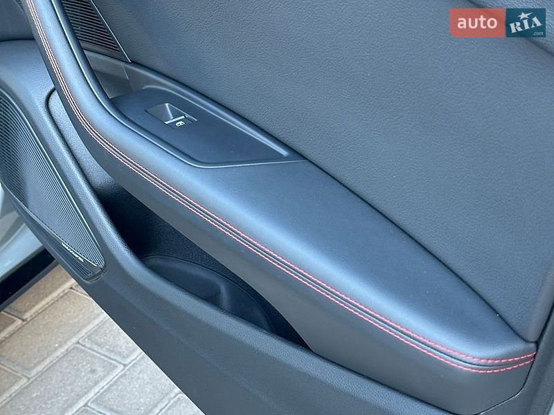 Седан Audi A4 2018 в Рівному