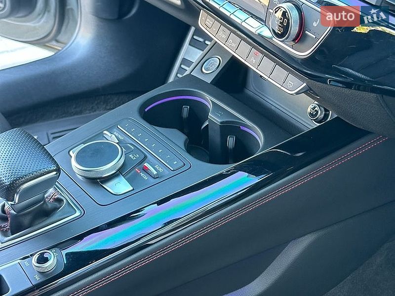 Седан Audi A4 2018 в Рівному