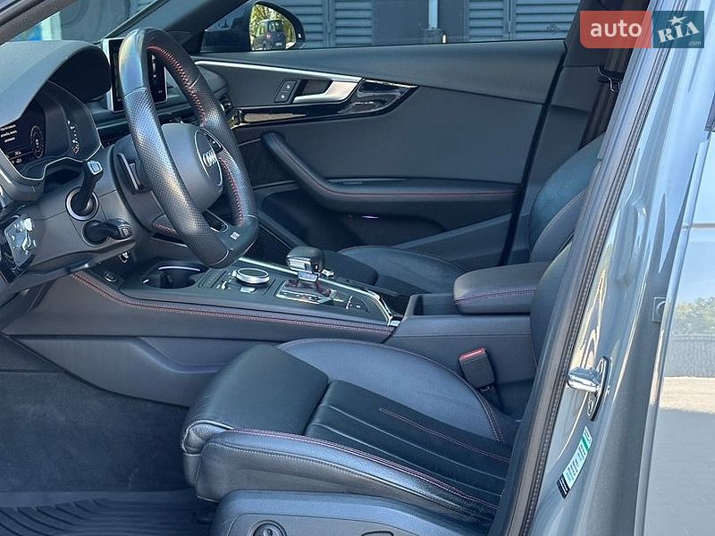 Седан Audi A4 2018 в Рівному