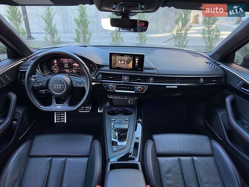 Седан Audi A4 2018 в Рівному