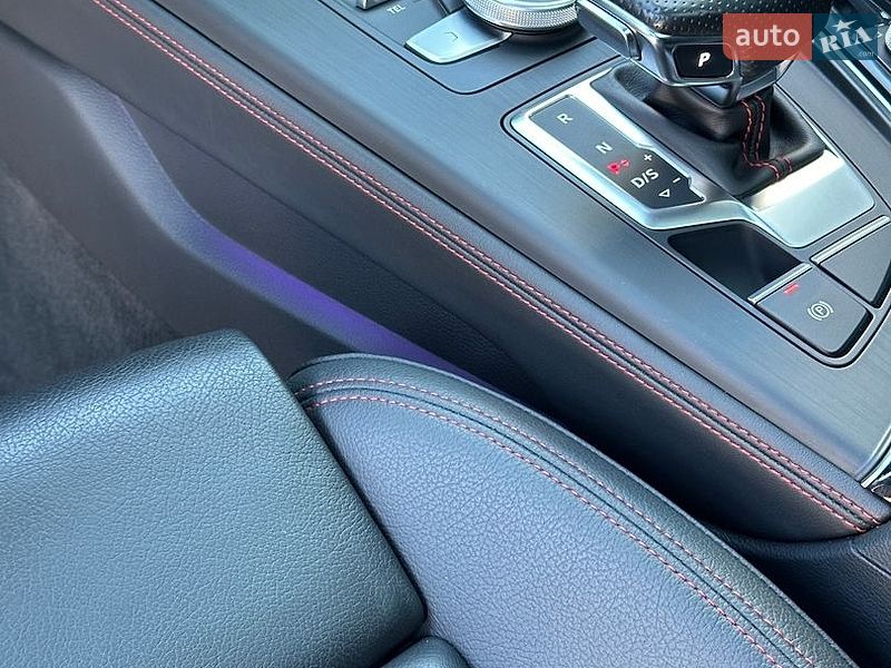 Седан Audi A4 2018 в Рівному