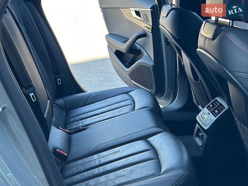 Седан Audi A4 2018 в Рівному