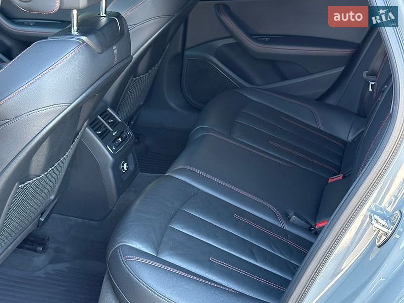 Седан Audi A4 2018 в Рівному