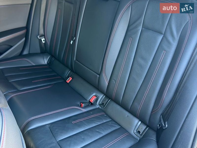 Седан Audi A4 2018 в Рівному