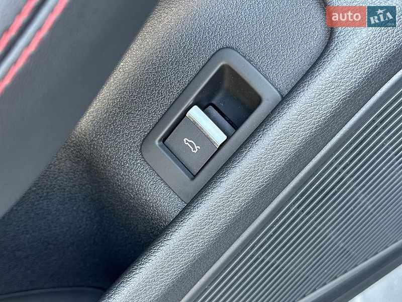 Седан Audi A4 2018 в Рівному