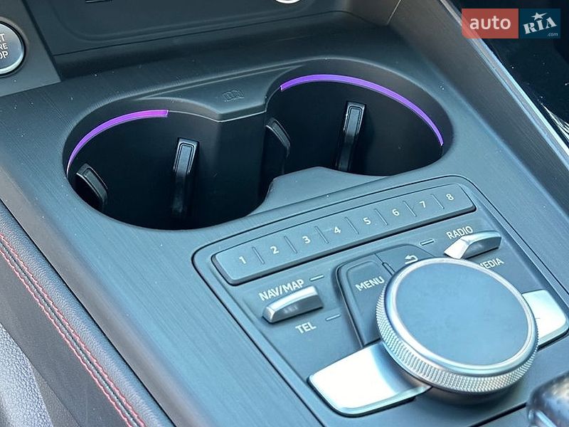 Седан Audi A4 2018 в Ровно