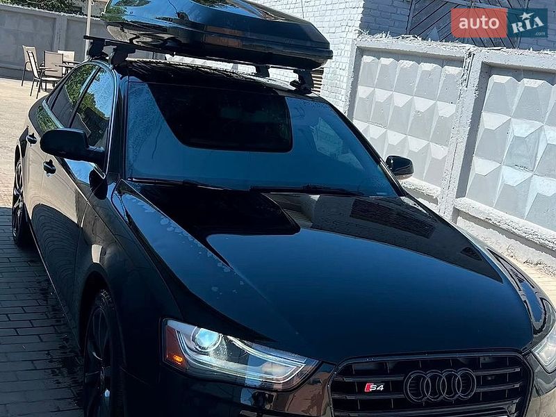 Седан Audi A4 2012 в Горохове
