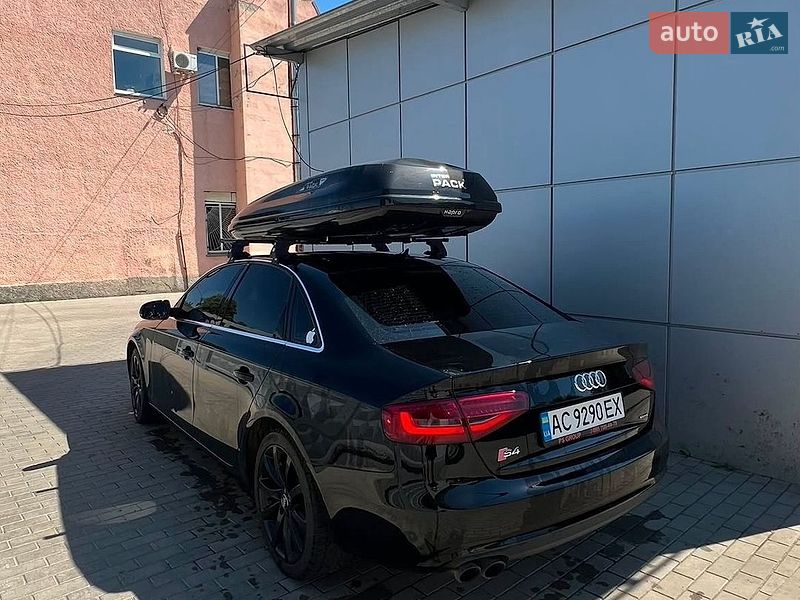 Седан Audi A4 2012 в Горохове