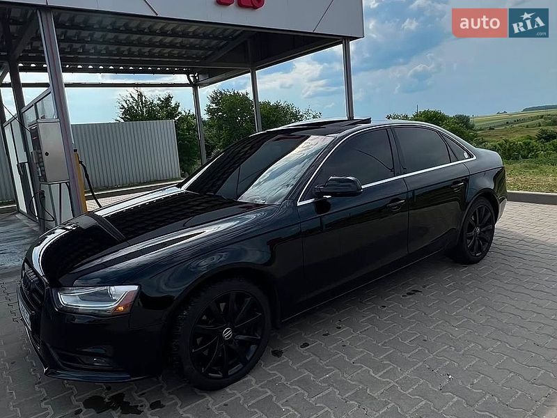 Седан Audi A4 2012 в Горохове