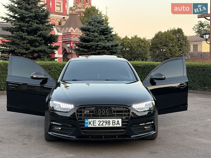 Седан Audi A4 2012 в Кам'янському
