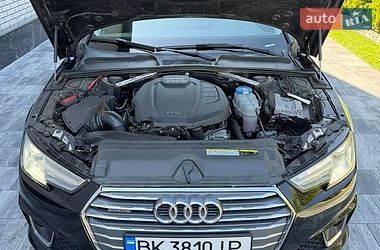 Седан Audi A4 2018 в Ровно