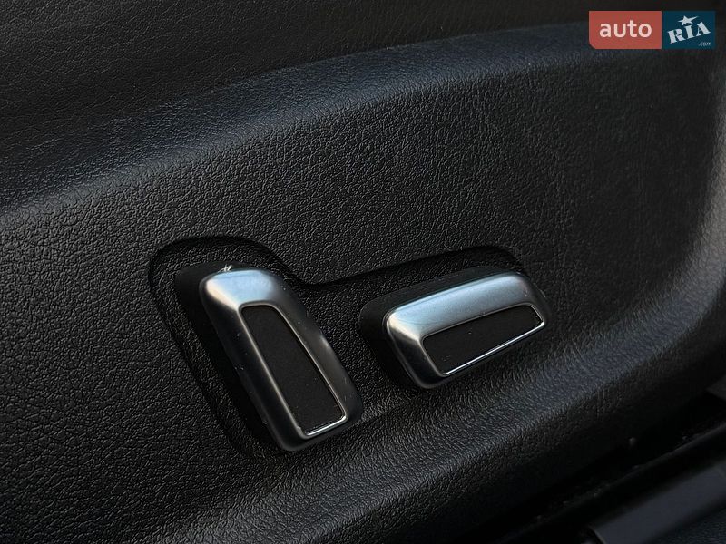 Седан Audi A4 2014 в Києві