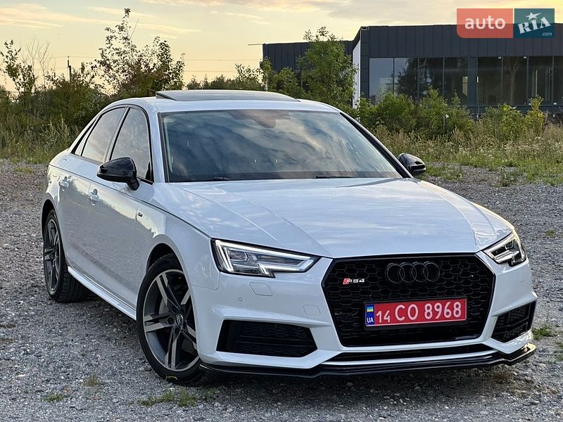 Седан Audi A4 2016 в Самборе