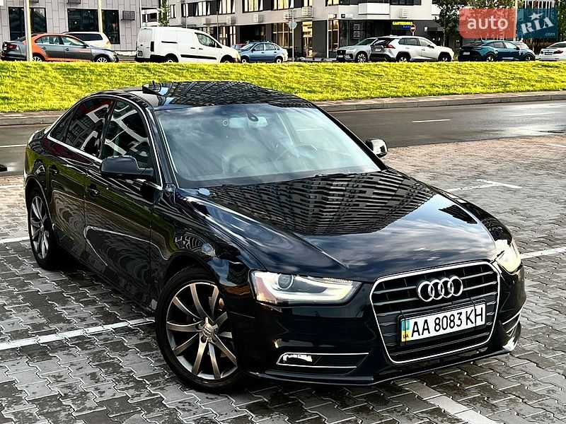 Седан Audi A4 2013 в Киеве