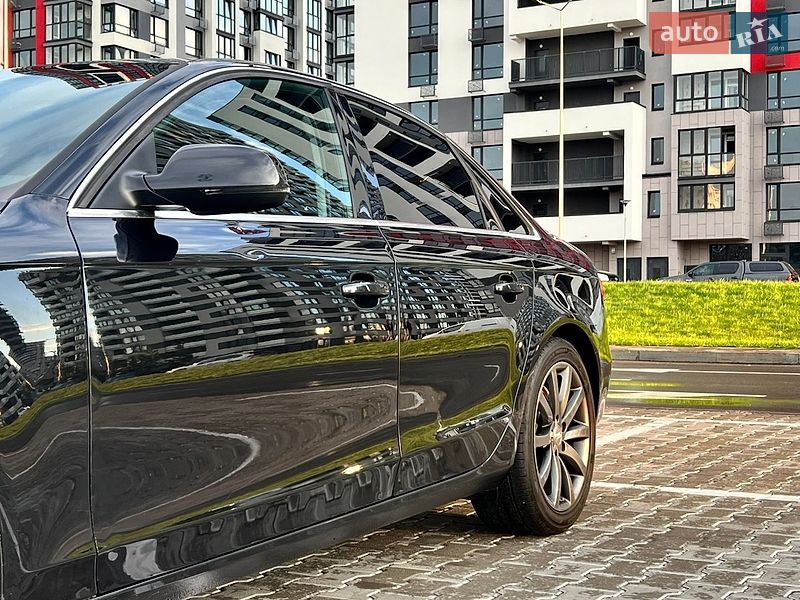 Седан Audi A4 2013 в Киеве