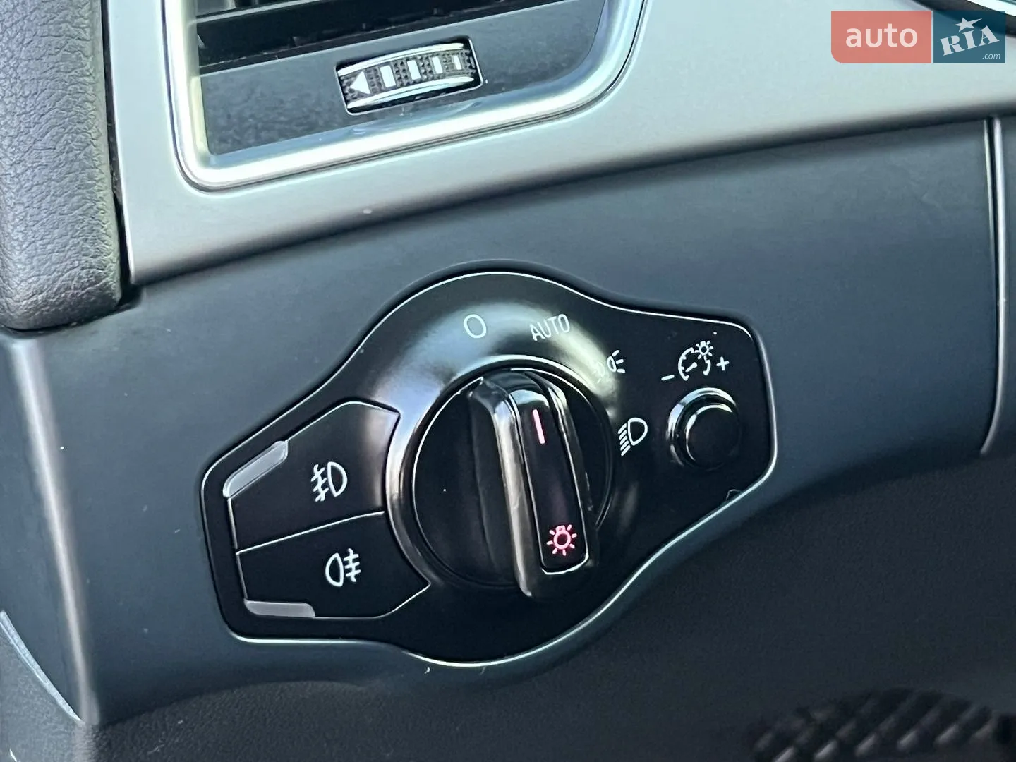 Audi A4 2013 VIN WAUFFAFLXDN046814 фото оголошення 32 з 57