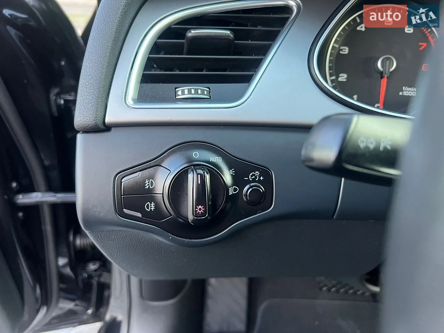 Audi A4 2013 VIN WAUFFAFLXDN046814 фото оголошення 36 з 57
