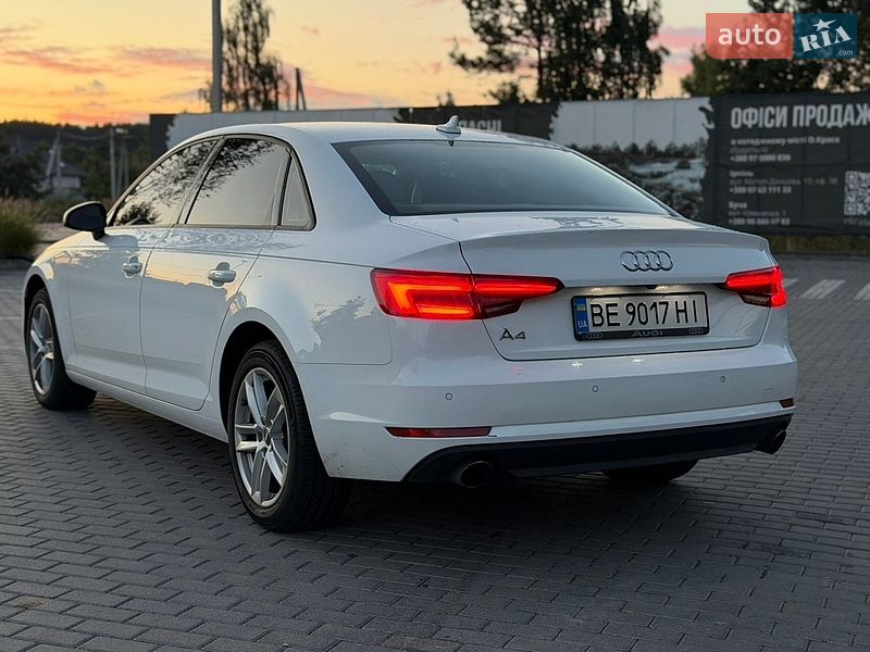 Седан Audi A4 2016 в Киеве
