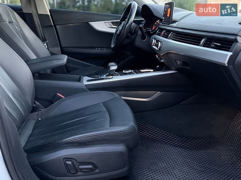 Седан Audi A4 2016 в Киеве