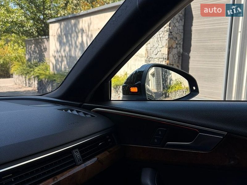 Седан Audi A4 2017 в Ужгороде