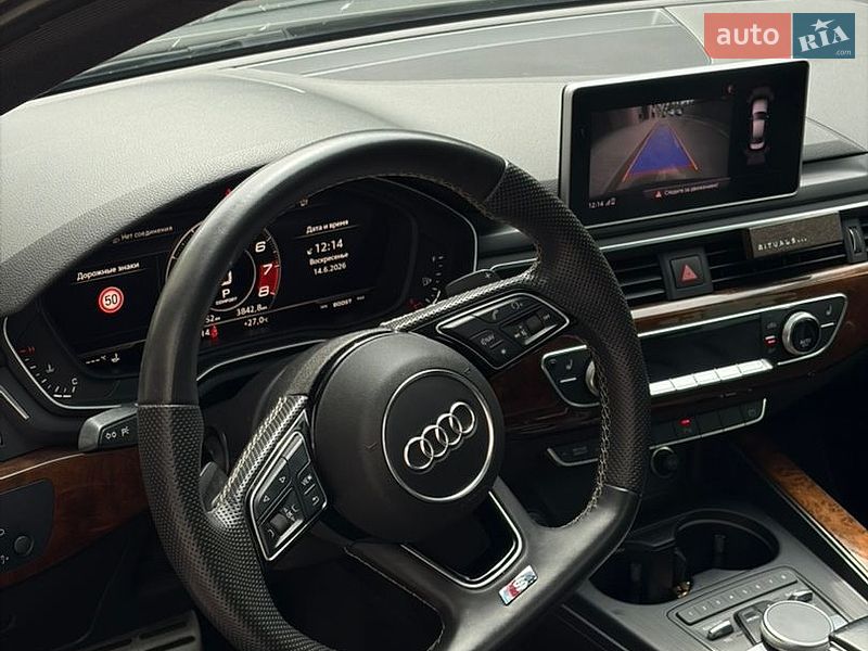 Седан Audi A4 2017 в Ужгороде