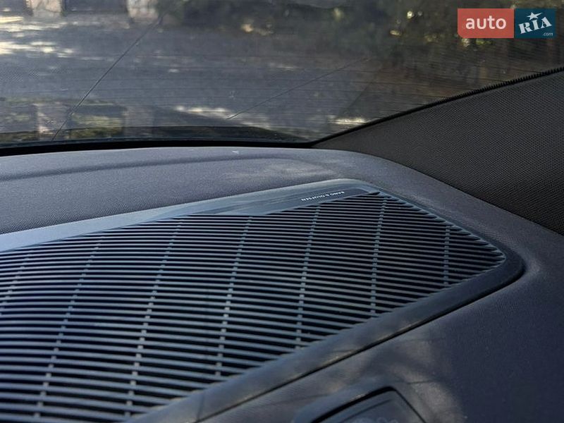 Седан Audi A4 2017 в Ужгороде