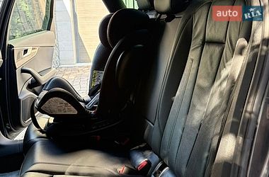 Седан Audi A4 2017 в Ужгороде