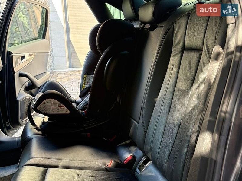 Седан Audi A4 2017 в Ужгороде