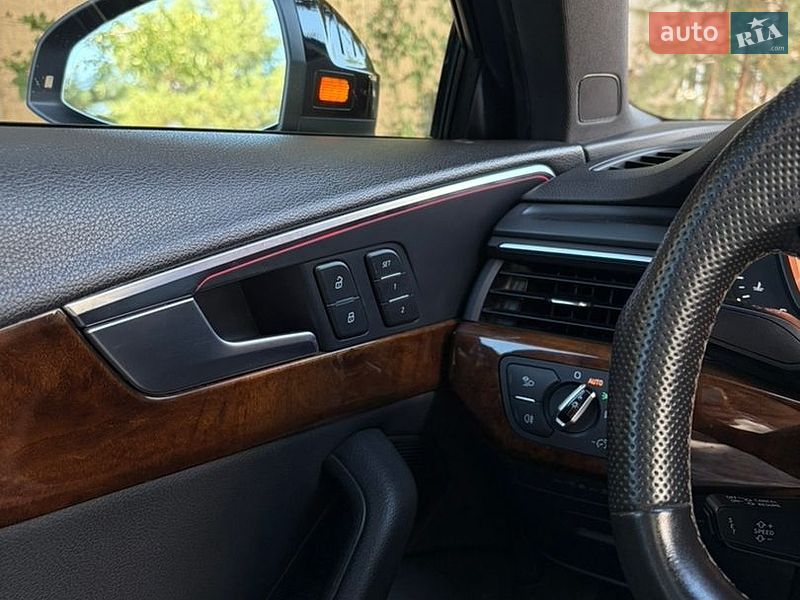 Седан Audi A4 2017 в Ужгороде