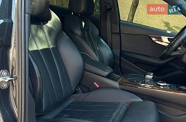 Седан Audi A4 2017 в Ужгороде