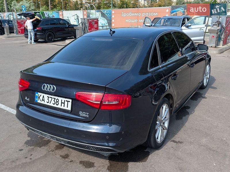 Седан Audi A4 2015 в Киеве