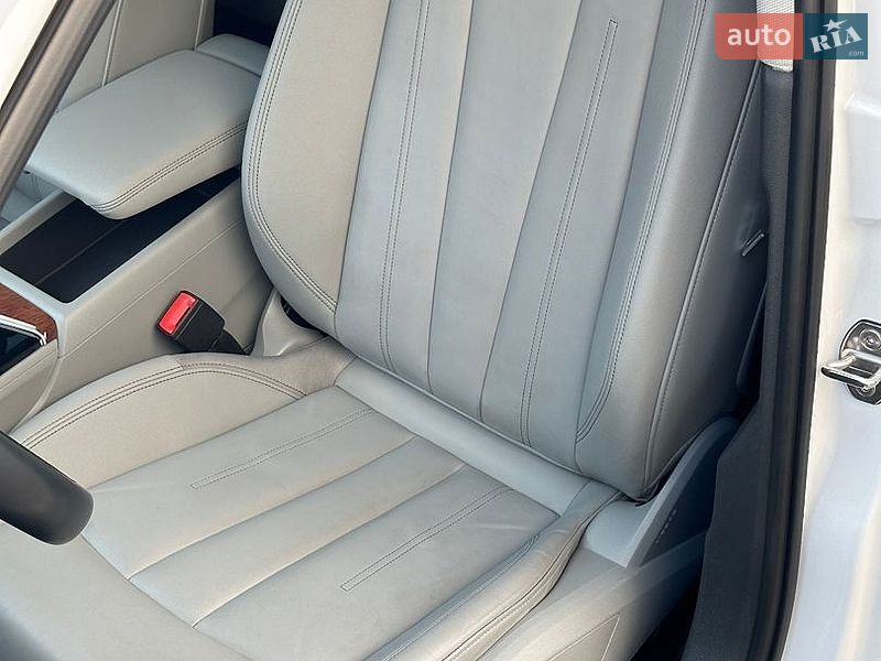 Седан Audi A4 2023 в Киеве