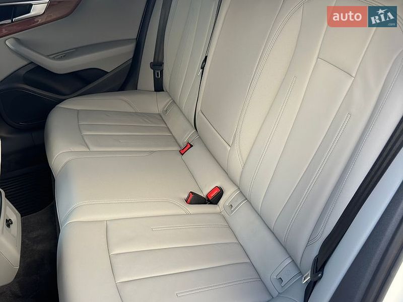 Седан Audi A4 2023 в Киеве