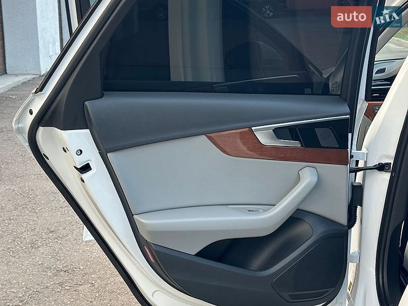 Седан Audi A4 2023 в Киеве