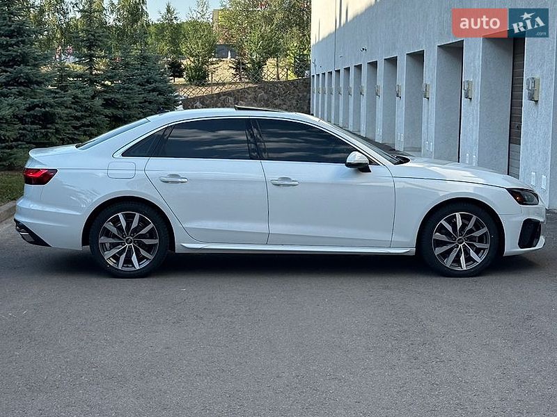 Седан Audi A4 2023 в Киеве