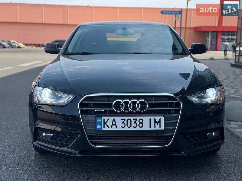 Седан Audi A4 2012 в Киеве