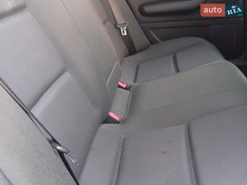 Седан Audi A4 2003 в Днепре