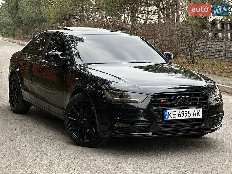 Седан Audi A4 2013 в Дніпрі