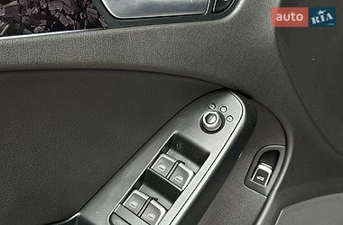 Седан Audi A4 2013 в Дніпрі