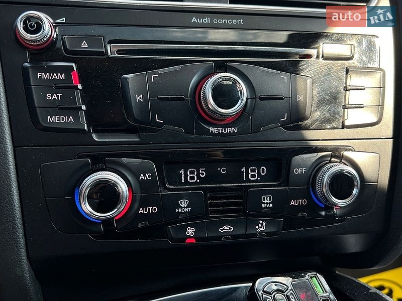 Седан Audi A4 2014 в Львове