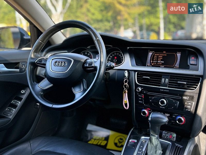 Седан Audi A4 2014 в Львове