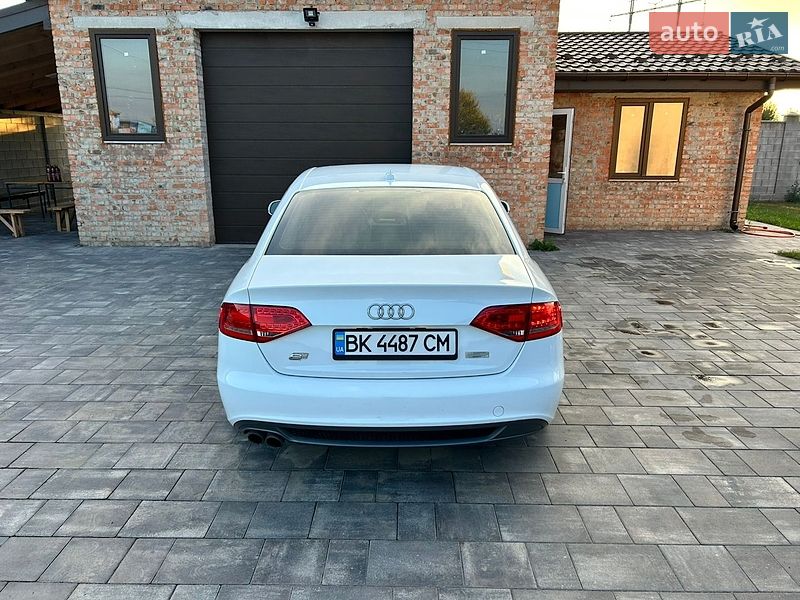 Седан Audi A4 2010 в Рівному